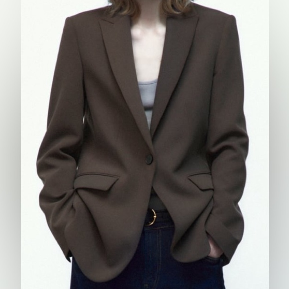Zara Straight Cut Buttoned Blazer